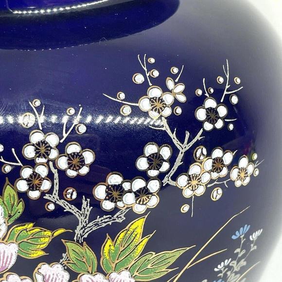 Vintage‎ Japanese Ginger Jar Urn with Lid Cobalt Blue Floral 8.5" - Picture 2 of 9